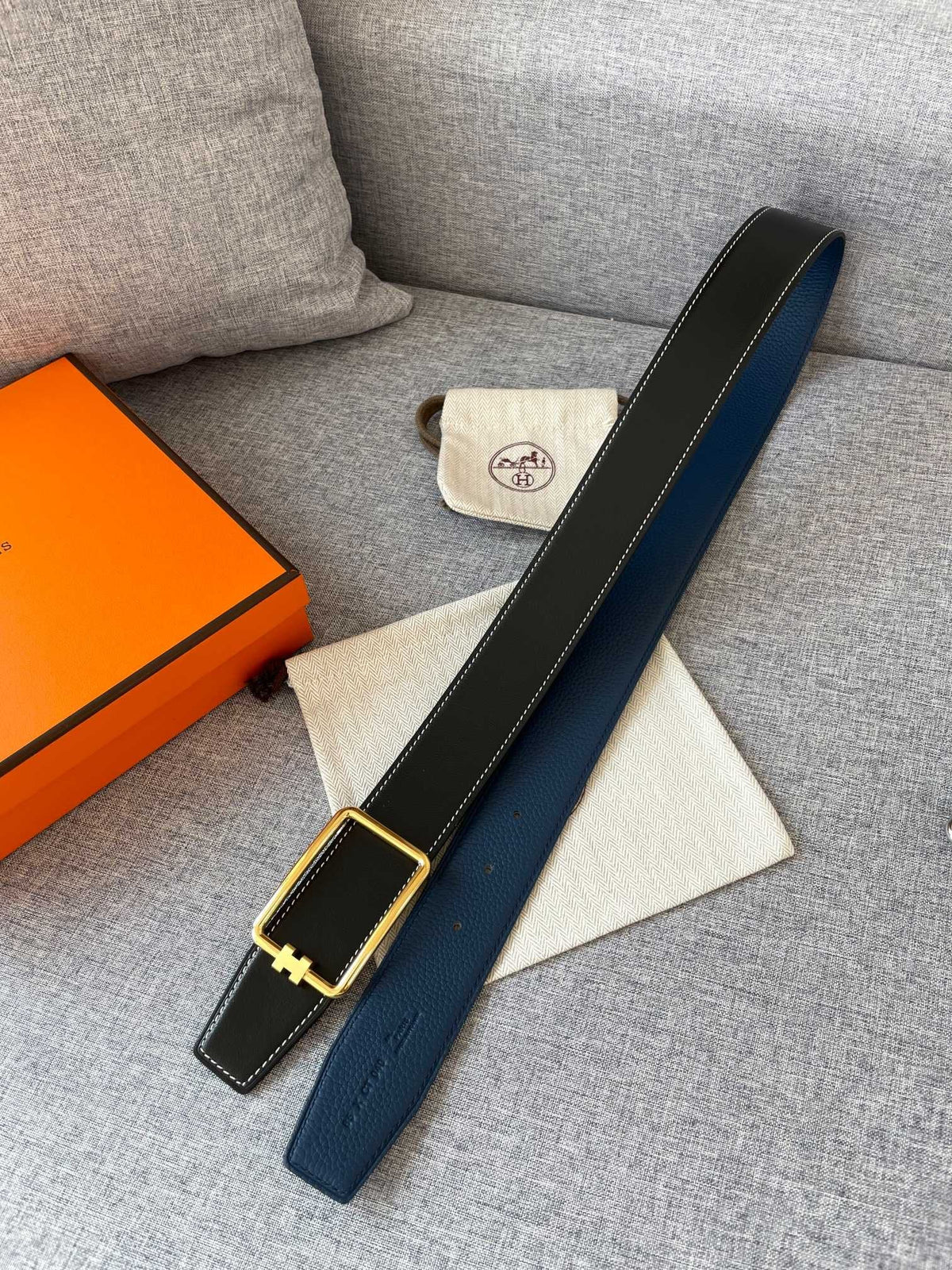 H TUBE BELT 38MM GOLD BUCKLE BLUE BLACK LEATHER
