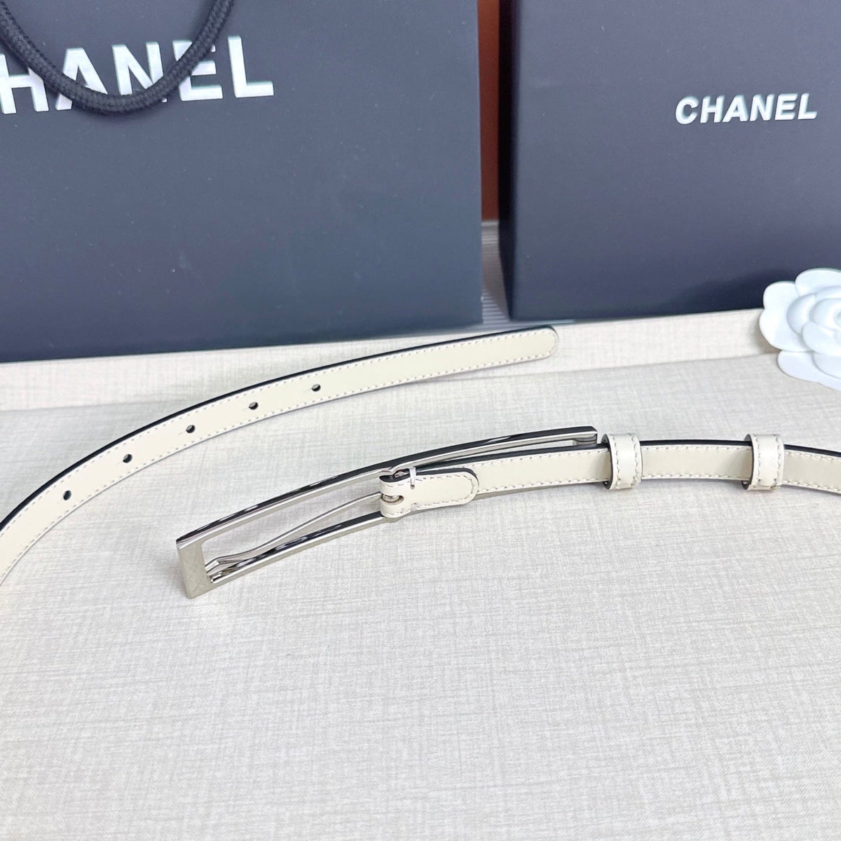 CC Métiers d’art 2026 1.5cm White Belt Leather 211432