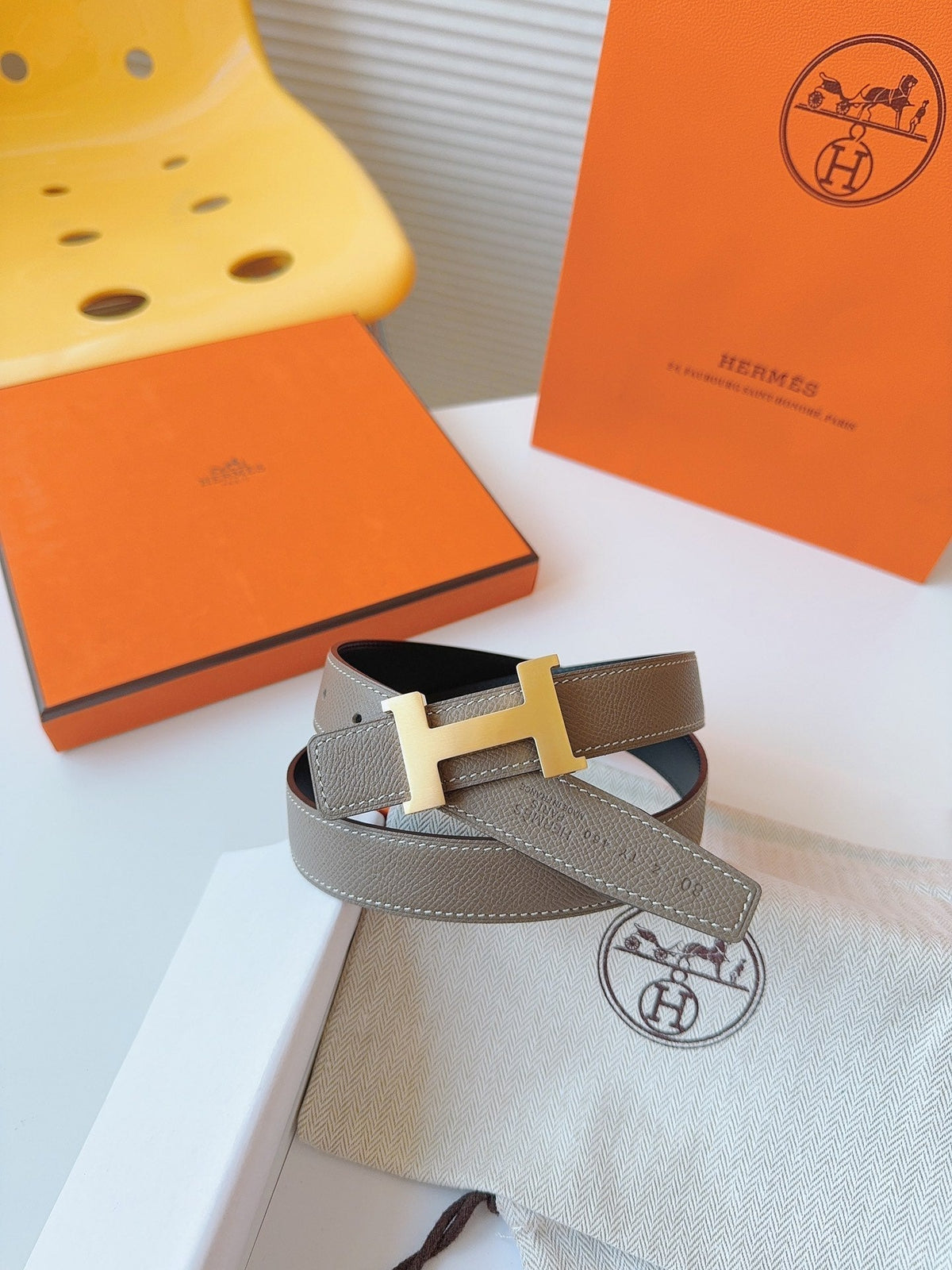 MINI H BELT BUCKLE & REVERSIBLE CAMEL BROWN LEATHER STRAP 24 MM GOLD HARDWARE