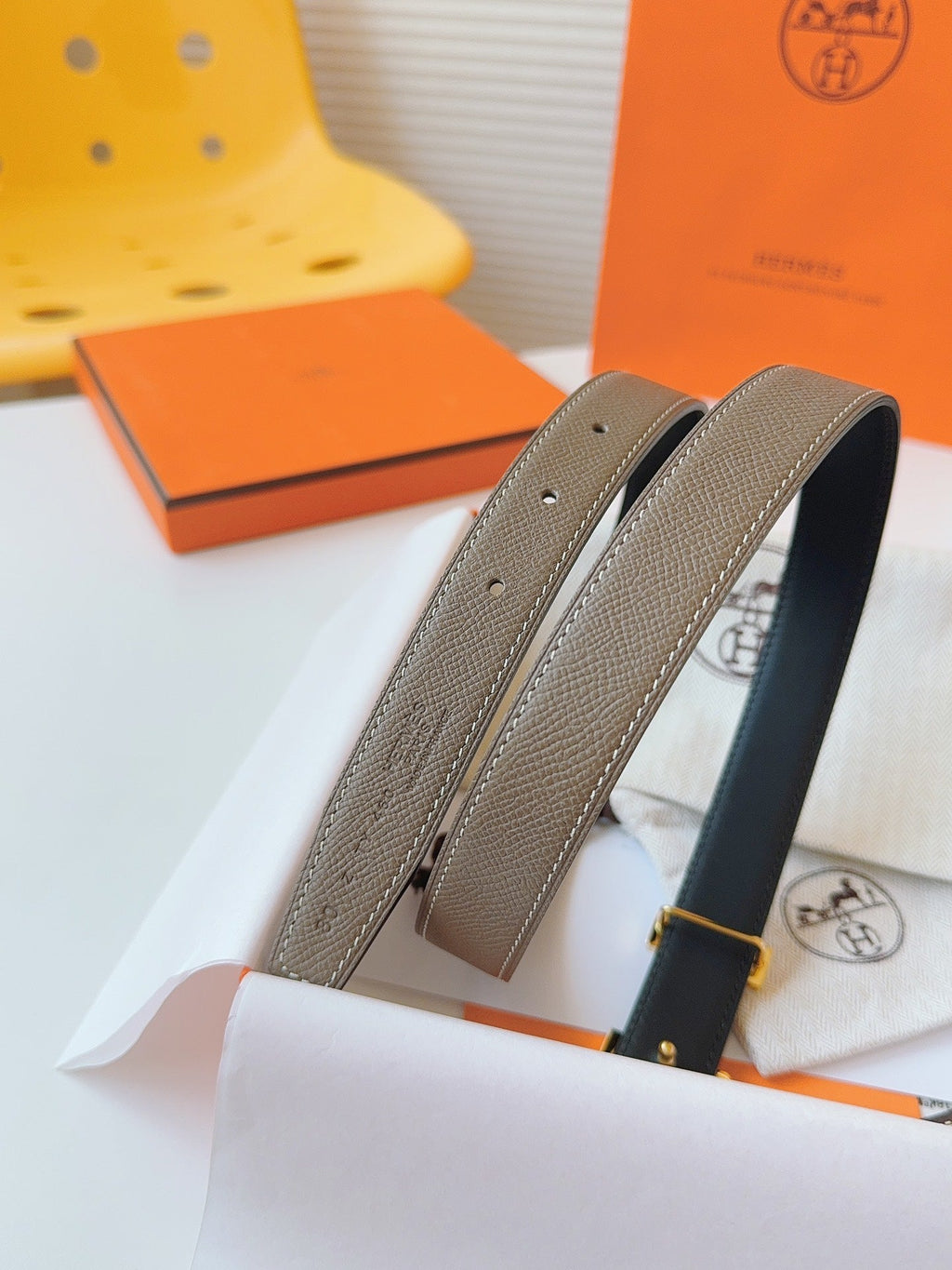 MINI H BELT BUCKLE & REVERSIBLE CAMEL BROWN LEATHER STRAP 24 MM GOLD HARDWARE